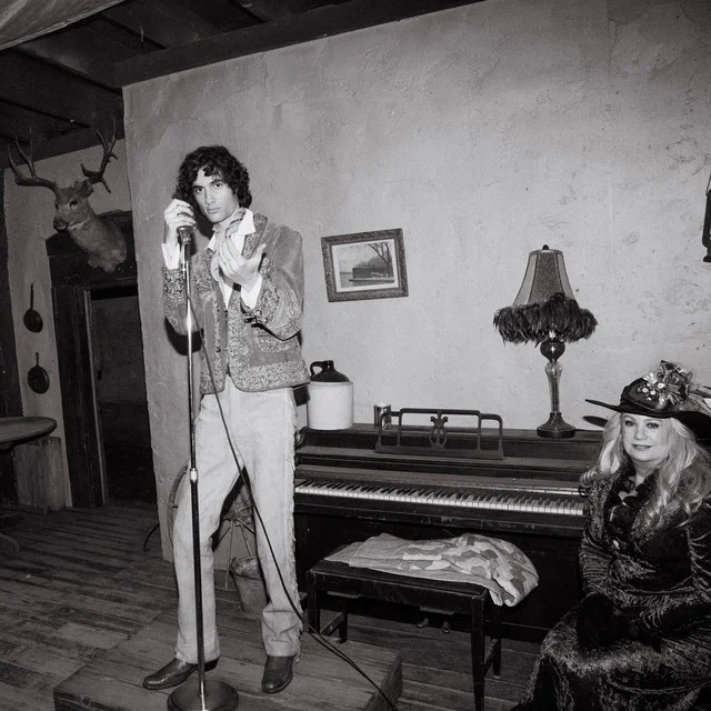 Qué cuenta la letra de Homewrecker de sombr: Letra y análisis profundo - sombr